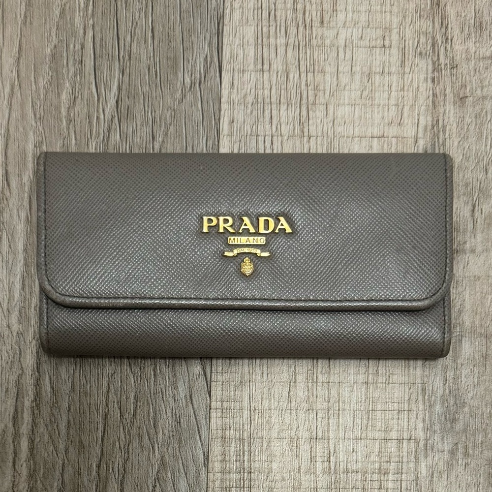 Prada Saffiano Keyholder Argilla